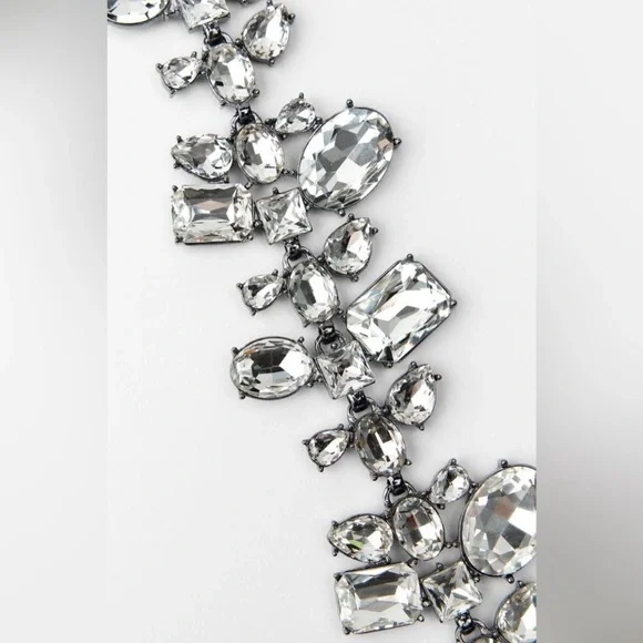 Zara Crystal Necklace - Picture 4 of 9